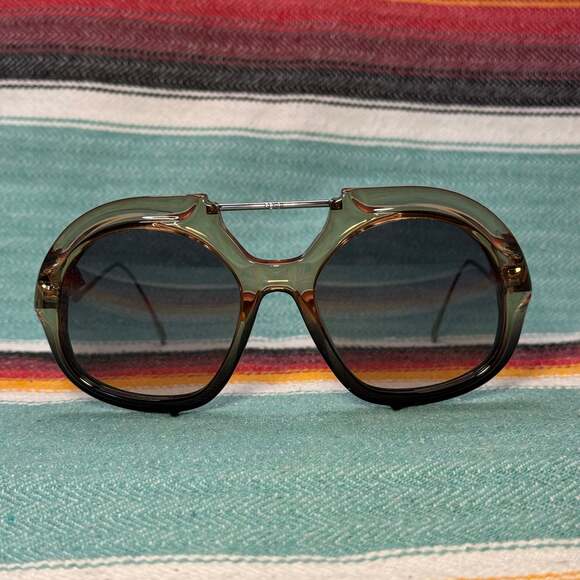 Fendi Oversized Gradient Sunglasses with Original Leather Case main image 15